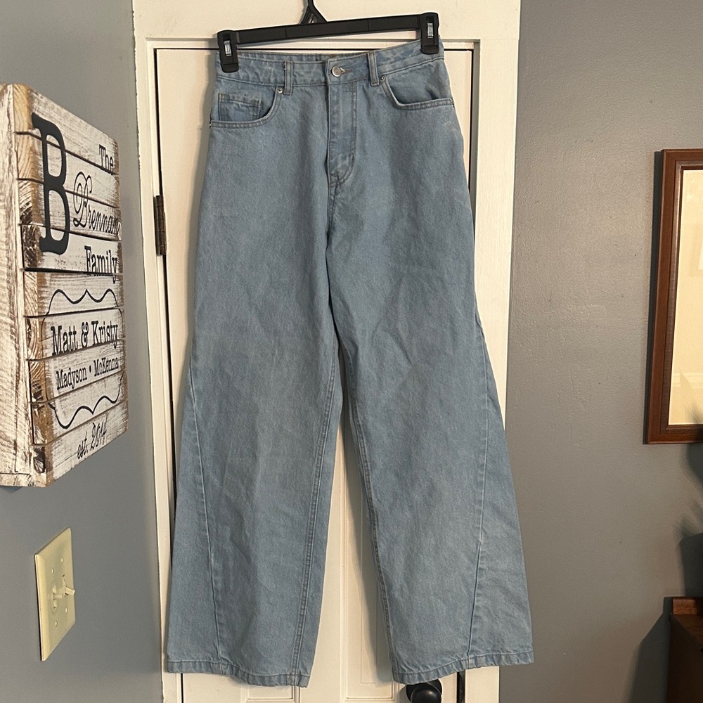 PrettyLittleThing Wide Leg High Rise 90s Jeans Light Wash Denim 6